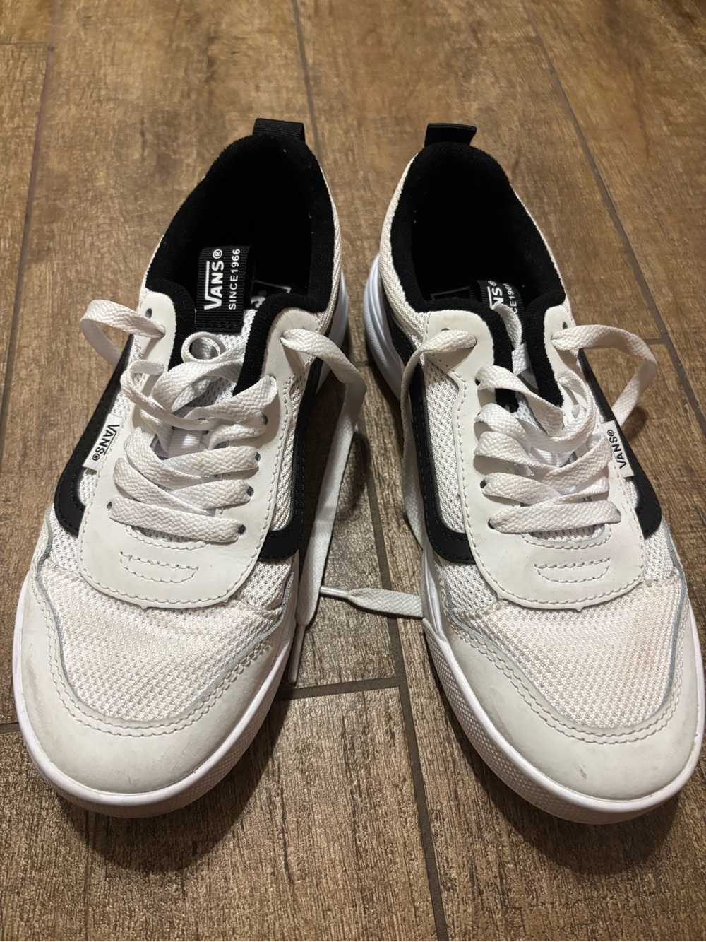 Vans kids White and Black Low-Top Sneakers